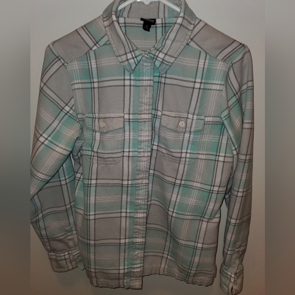 PATAGONIA Women’s Plaid Flannel Top Size 8